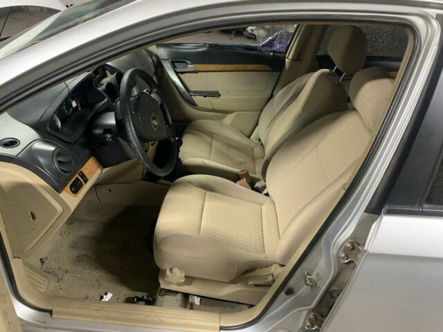 Серый Шевроле Авео, объемом двигателя 1.6 л и пробегом 190 тыс. км за 1600 $, фото 12 на Automoto.ua