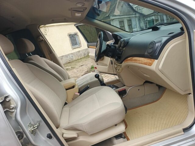 Серый Шевроле Авео, объемом двигателя 1.6 л и пробегом 2 тыс. км за 3200 $, фото 4 на Automoto.ua