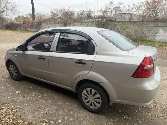 Серый Шевроле Авео, объемом двигателя 1.5 л и пробегом 184 тыс. км за 4200 $, фото 1 на Automoto.ua