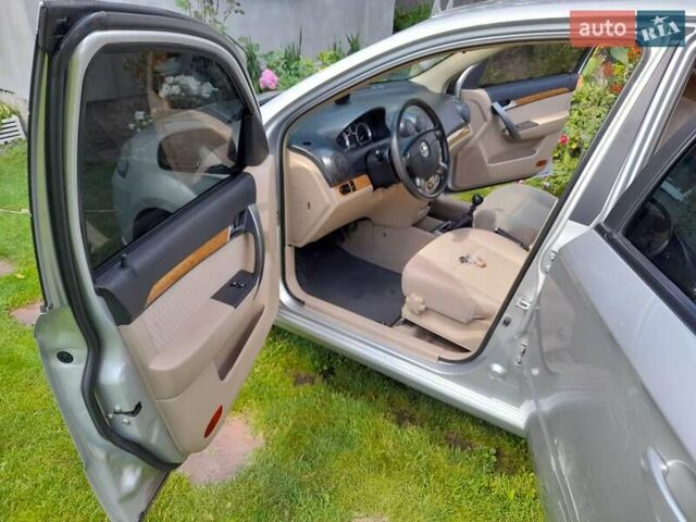Сірий Шевроле Авео, об'ємом двигуна 1.6 л та пробігом 138 тис. км за 3700 $, фото 24 на Automoto.ua
