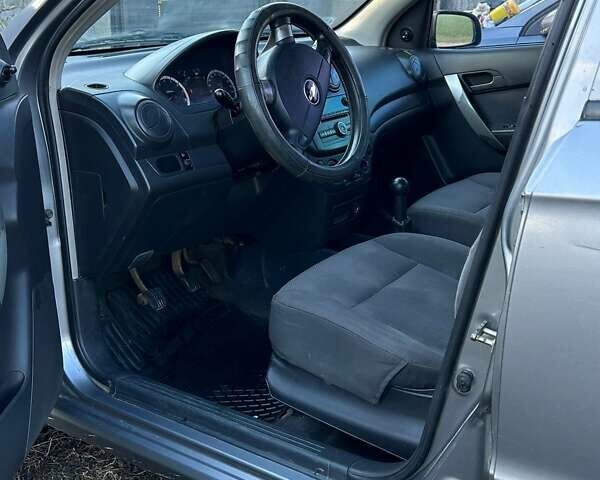 Серый Шевроле Авео, объемом двигателя 1.15 л и пробегом 190 тыс. км за 3000 $, фото 9 на Automoto.ua