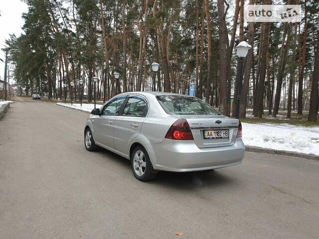 Серый Шевроле Авео, объемом двигателя 1.6 л и пробегом 172 тыс. км за 3900 $, фото 2 на Automoto.ua