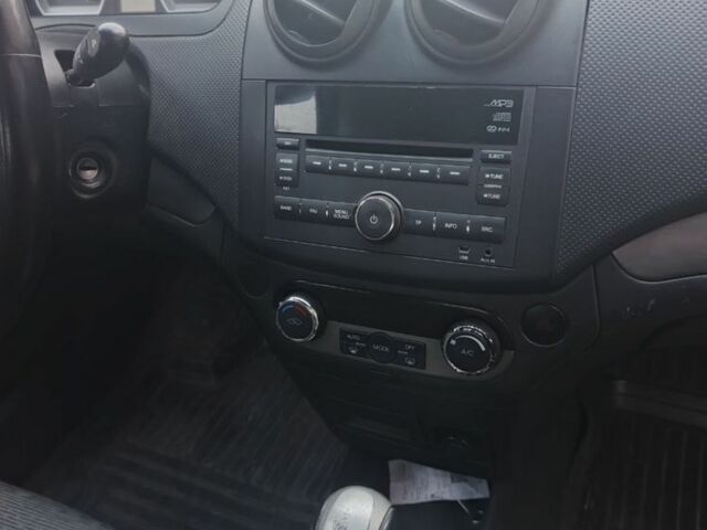 Серый Шевроле Авео, объемом двигателя 1.4 л и пробегом 300 тыс. км за 4300 $, фото 5 на Automoto.ua