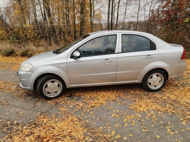 Сірий Шевроле Авео, об'ємом двигуна 1.2 л та пробігом 194 тис. км за 3850 $, фото 1 на Automoto.ua