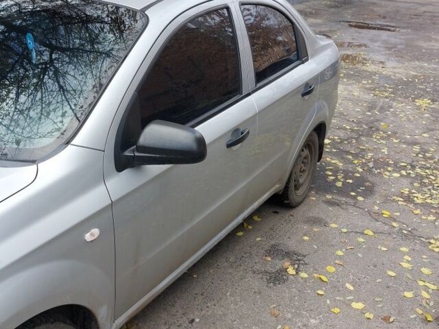 Серый Шевроле Авео, объемом двигателя 1.5 л и пробегом 300 тыс. км за 2200 $, фото 4 на Automoto.ua