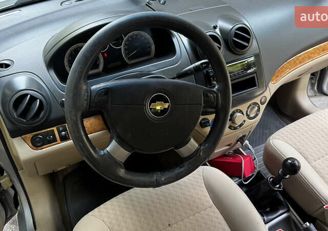 Серый Шевроле Авео, объемом двигателя 1.6 л и пробегом 203 тыс. км за 3700 $, фото 11 на Automoto.ua