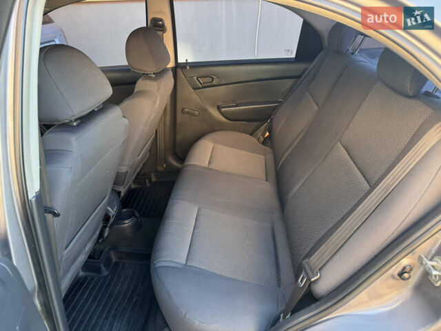 Сірий Шевроле Авео, об'ємом двигуна 1.5 л та пробігом 165 тис. км за 4800 $, фото 11 на Automoto.ua