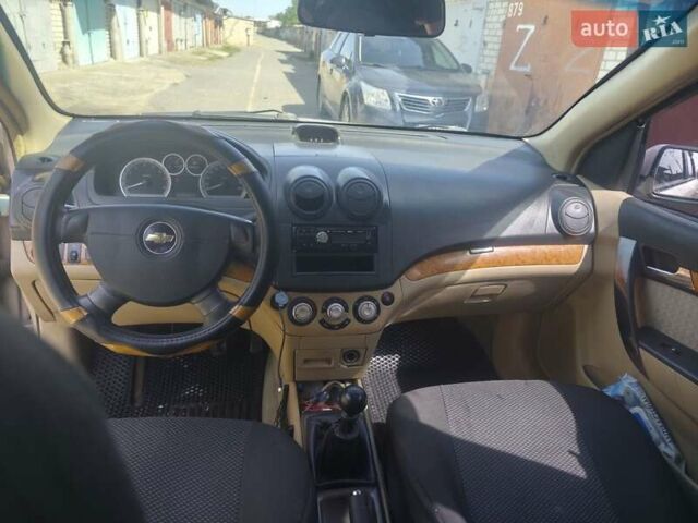 Серый Шевроле Авео, объемом двигателя 1.6 л и пробегом 350 тыс. км за 2500 $, фото 6 на Automoto.ua