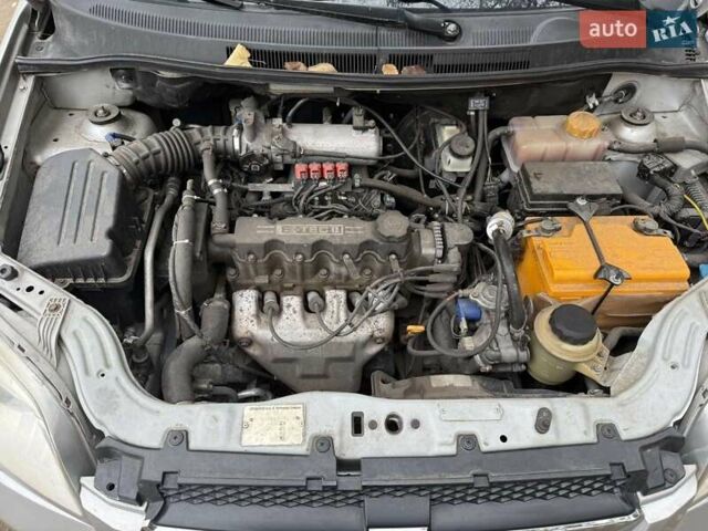 Серый Шевроле Авео, объемом двигателя 1.5 л и пробегом 184 тыс. км за 4200 $, фото 4 на Automoto.ua
