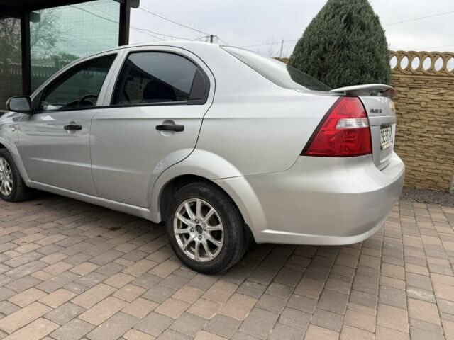Серый Шевроле Авео, объемом двигателя 1.5 л и пробегом 180 тыс. км за 3900 $, фото 3 на Automoto.ua