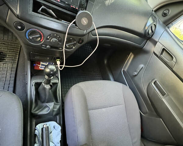 Серый Шевроле Авео, объемом двигателя 1.5 л и пробегом 560 тыс. км за 2450 $, фото 26 на Automoto.ua
