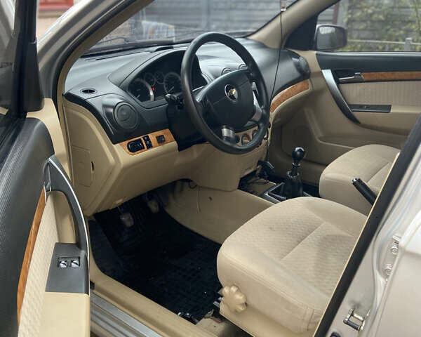 Серый Шевроле Авео, объемом двигателя 1.6 л и пробегом 150 тыс. км за 4499 $, фото 7 на Automoto.ua