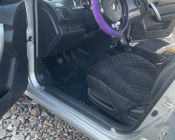 Серый Шевроле Авео, объемом двигателя 1.5 л и пробегом 240 тыс. км за 4400 $, фото 10 на Automoto.ua