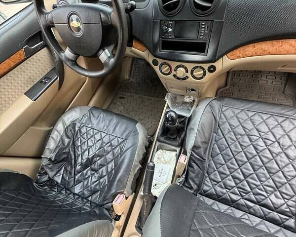 Серый Шевроле Авео, объемом двигателя 1.6 л и пробегом 106 тыс. км за 4700 $, фото 4 на Automoto.ua