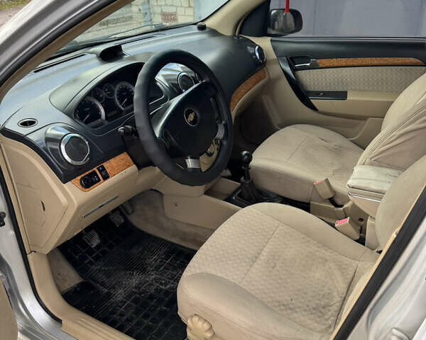 Сірий Шевроле Авео, об'ємом двигуна 1.6 л та пробігом 258 тис. км за 2599 $, фото 10 на Automoto.ua