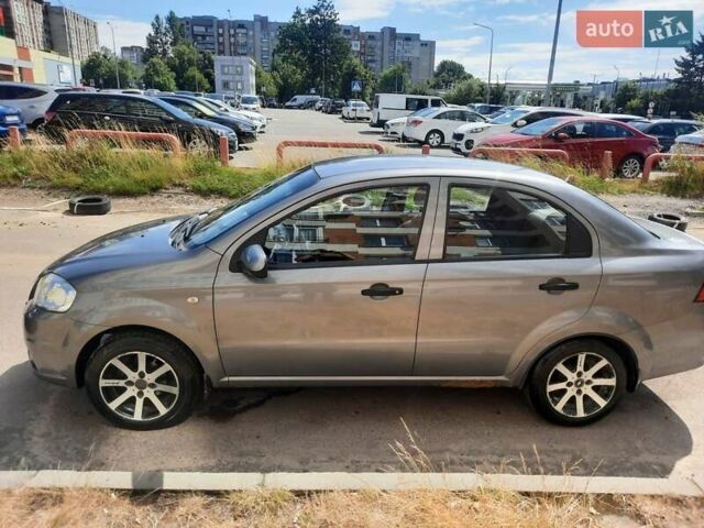 Серый Шевроле Авео, объемом двигателя 1.5 л и пробегом 223 тыс. км за 4500 $, фото 3 на Automoto.ua