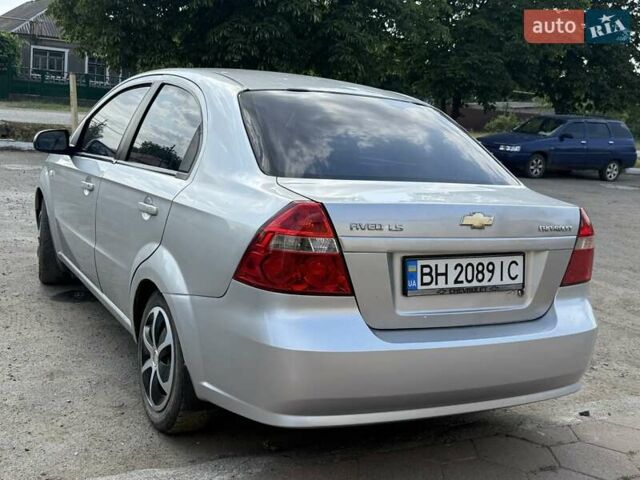 Серый Шевроле Авео, объемом двигателя 1.5 л и пробегом 197 тыс. км за 3800 $, фото 7 на Automoto.ua