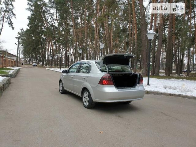 Серый Шевроле Авео, объемом двигателя 1.6 л и пробегом 172 тыс. км за 3900 $, фото 9 на Automoto.ua