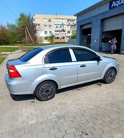 Сірий Шевроле Авео, об'ємом двигуна 1.5 л та пробігом 200 тис. км за 4100 $, фото 3 на Automoto.ua