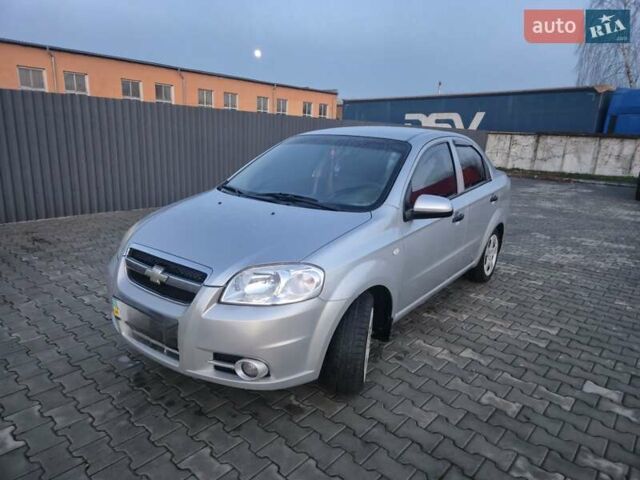 Серый Шевроле Авео, объемом двигателя 1.5 л и пробегом 164 тыс. км за 3700 $, фото 2 на Automoto.ua