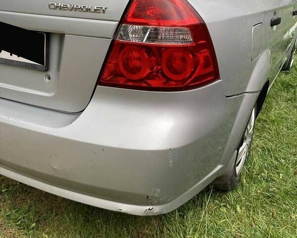 Серый Шевроле Авео, объемом двигателя 1.5 л и пробегом 210 тыс. км за 3800 $, фото 3 на Automoto.ua