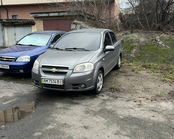 Сірий Шевроле Авео, об'ємом двигуна 1.5 л та пробігом 225 тис. км за 2600 $, фото 19 на Automoto.ua