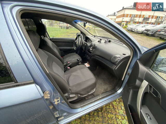 Серый Шевроле Авео, объемом двигателя 1.5 л и пробегом 150 тыс. км за 3500 $, фото 4 на Automoto.ua