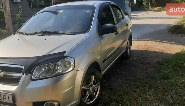 Сірий Шевроле Авео, об'ємом двигуна 1.5 л та пробігом 187 тис. км за 4200 $, фото 1 на Automoto.ua