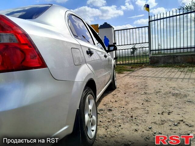 Серый Шевроле Авео, объемом двигателя 1.5 л и пробегом 315 тыс. км за 3700 $, фото 2 на Automoto.ua