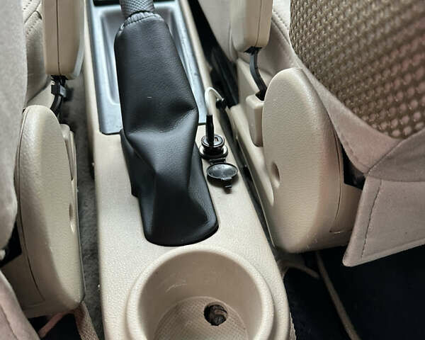 Сірий Шевроле Авео, об'ємом двигуна 1.6 л та пробігом 274 тис. км за 4299 $, фото 23 на Automoto.ua