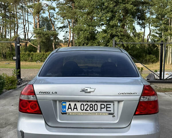 Серый Шевроле Авео, объемом двигателя 1.4 л и пробегом 438 тыс. км за 3300 $, фото 3 на Automoto.ua