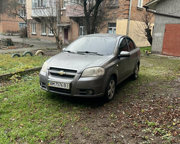 Сірий Шевроле Авео, об'ємом двигуна 1.5 л та пробігом 225 тис. км за 2600 $, фото 1 на Automoto.ua
