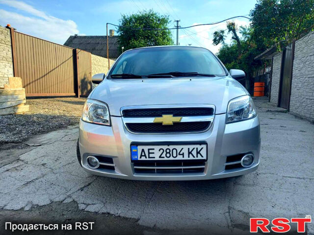 Серый Шевроле Авео, объемом двигателя 1.5 л и пробегом 247 тыс. км за 5000 $, фото 1 на Automoto.ua