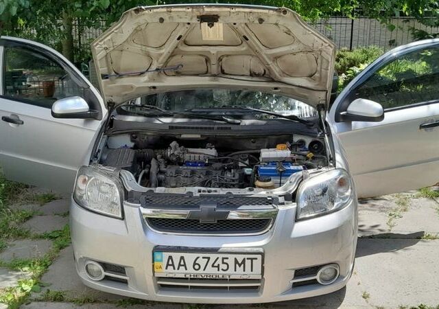 Серый Шевроле Авео, объемом двигателя 1.5 л и пробегом 390 тыс. км за 2600 $, фото 2 на Automoto.ua