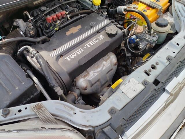 Серый Шевроле Авео, объемом двигателя 1.6 л и пробегом 188 тыс. км за 4500 $, фото 7 на Automoto.ua