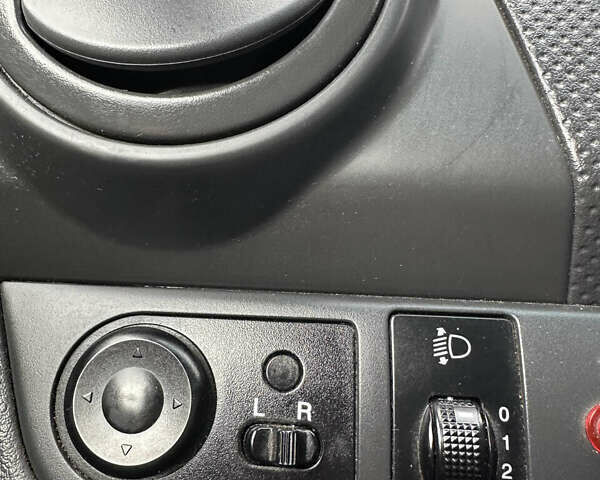 Сірий Шевроле Авео, об'ємом двигуна 1.5 л та пробігом 59 тис. км за 4300 $, фото 31 на Automoto.ua