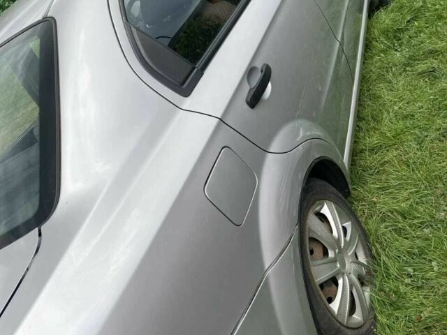 Сірий Шевроле Авео, об'ємом двигуна 1.5 л та пробігом 210 тис. км за 3800 $, фото 4 на Automoto.ua