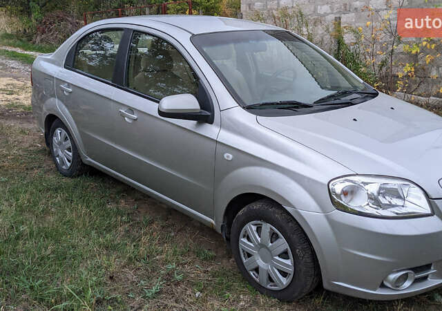 Серый Шевроле Авео, объемом двигателя 0 л и пробегом 79 тыс. км за 5200 $, фото 1 на Automoto.ua