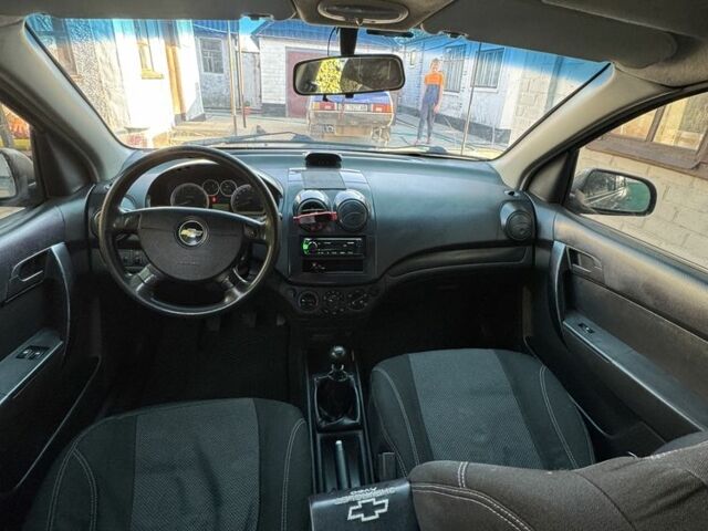 Серый Шевроле Авео, объемом двигателя 1.5 л и пробегом 280 тыс. км за 3400 $, фото 5 на Automoto.ua