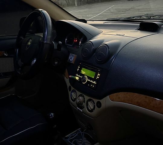 Сірий Шевроле Авео, об'ємом двигуна 1.5 л та пробігом 213 тис. км за 3500 $, фото 8 на Automoto.ua