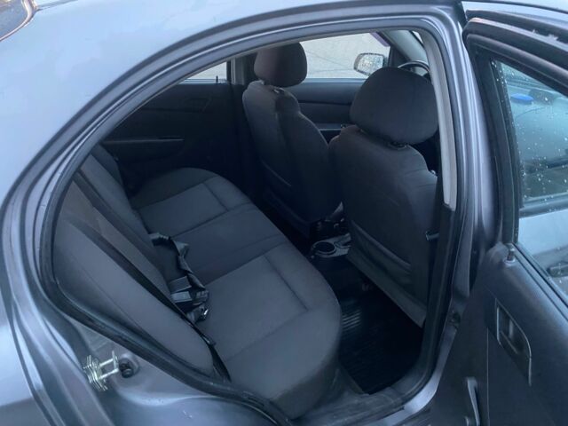 Серый Шевроле Авео, объемом двигателя 1.5 л и пробегом 236 тыс. км за 2900 $, фото 5 на Automoto.ua