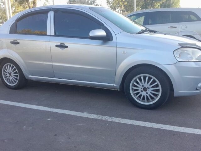 Серый Шевроле Авео, объемом двигателя 1.5 л и пробегом 245 тыс. км за 3400 $, фото 3 на Automoto.ua