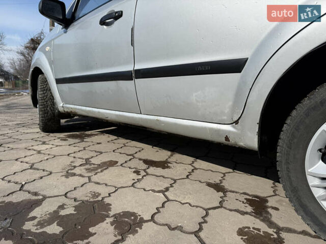 Серый Шевроле Авео, объемом двигателя 1.5 л и пробегом 440 тыс. км за 2500 $, фото 15 на Automoto.ua