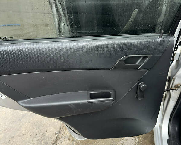 Сірий Шевроле Авео, об'ємом двигуна 1.5 л та пробігом 245 тис. км за 3500 $, фото 16 на Automoto.ua