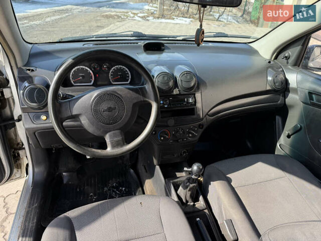 Серый Шевроле Авео, объемом двигателя 1.5 л и пробегом 440 тыс. км за 2500 $, фото 12 на Automoto.ua