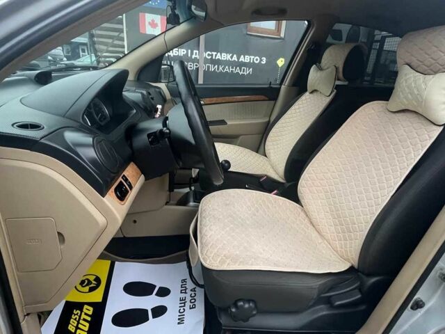 Серый Шевроле Авео, объемом двигателя 1.6 л и пробегом 185 тыс. км за 3499 $, фото 9 на Automoto.ua