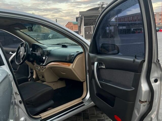 Серый Шевроле Авео, объемом двигателя 1.6 л и пробегом 272 тыс. км за 3650 $, фото 11 на Automoto.ua
