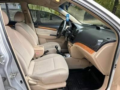 Сірий Шевроле Авео, об'ємом двигуна 0 л та пробігом 260 тис. км за 4000 $, фото 3 на Automoto.ua