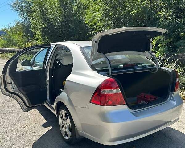 Серый Шевроле Авео, объемом двигателя 1.5 л и пробегом 65 тыс. км за 5300 $, фото 2 на Automoto.ua