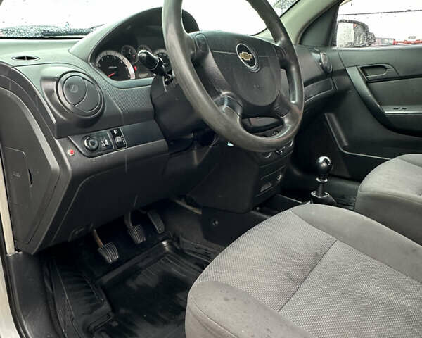 Серый Шевроле Авео, объемом двигателя 1.5 л и пробегом 317 тыс. км за 3500 $, фото 6 на Automoto.ua